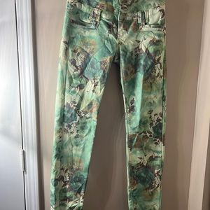 Floral pants. Straight leg light green size small